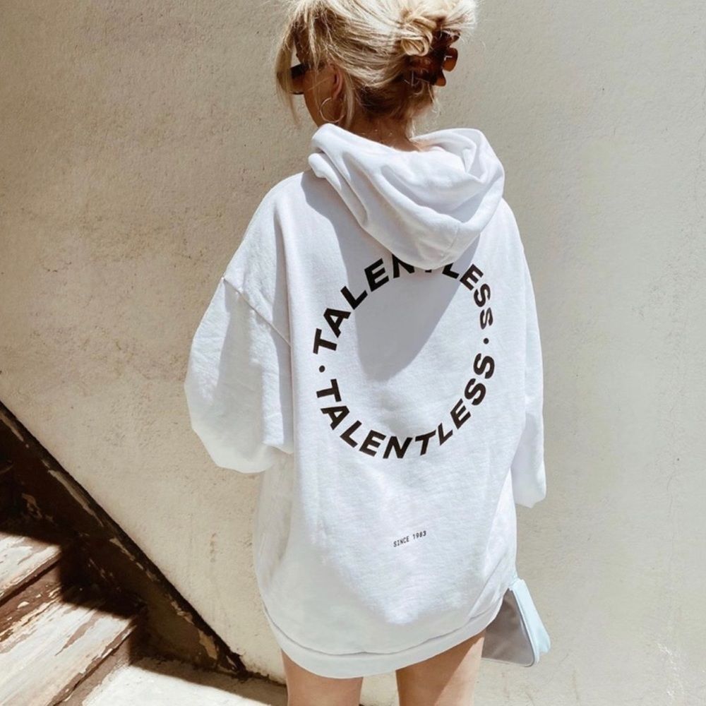 TALENTLESS WOMENS CIRCLE LOGO WHITE
HOODIE SZ XL @@@@